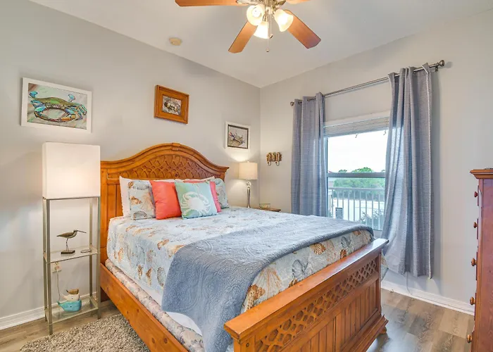 Holiday home W/ Balcony: 2 Mi To Morgan! Gulf Shores